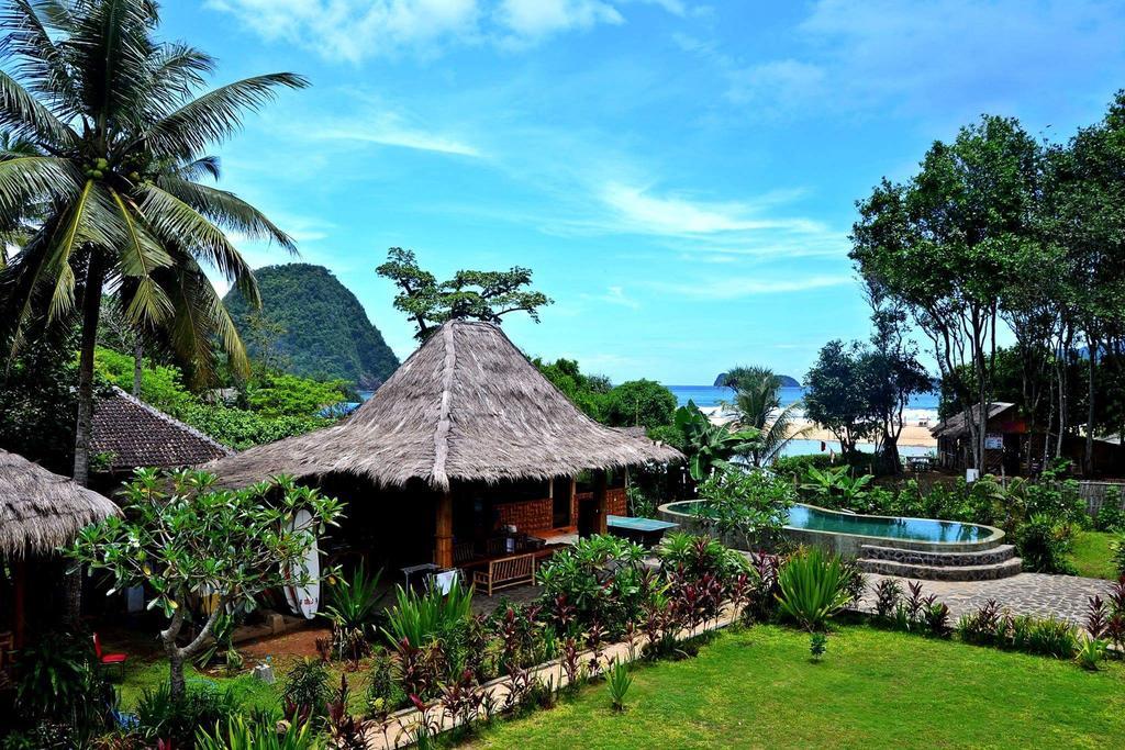 Mojosurf Camp Red Island 호텔 Pasanggaran 외부 사진