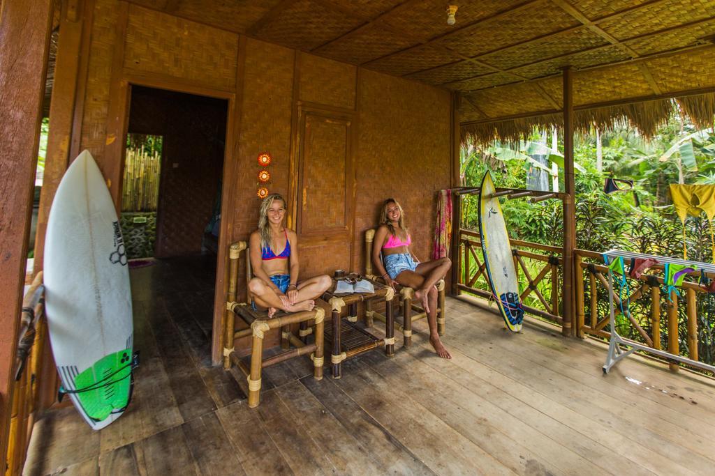 Mojosurf Camp Red Island 호텔 Pasanggaran 외부 사진