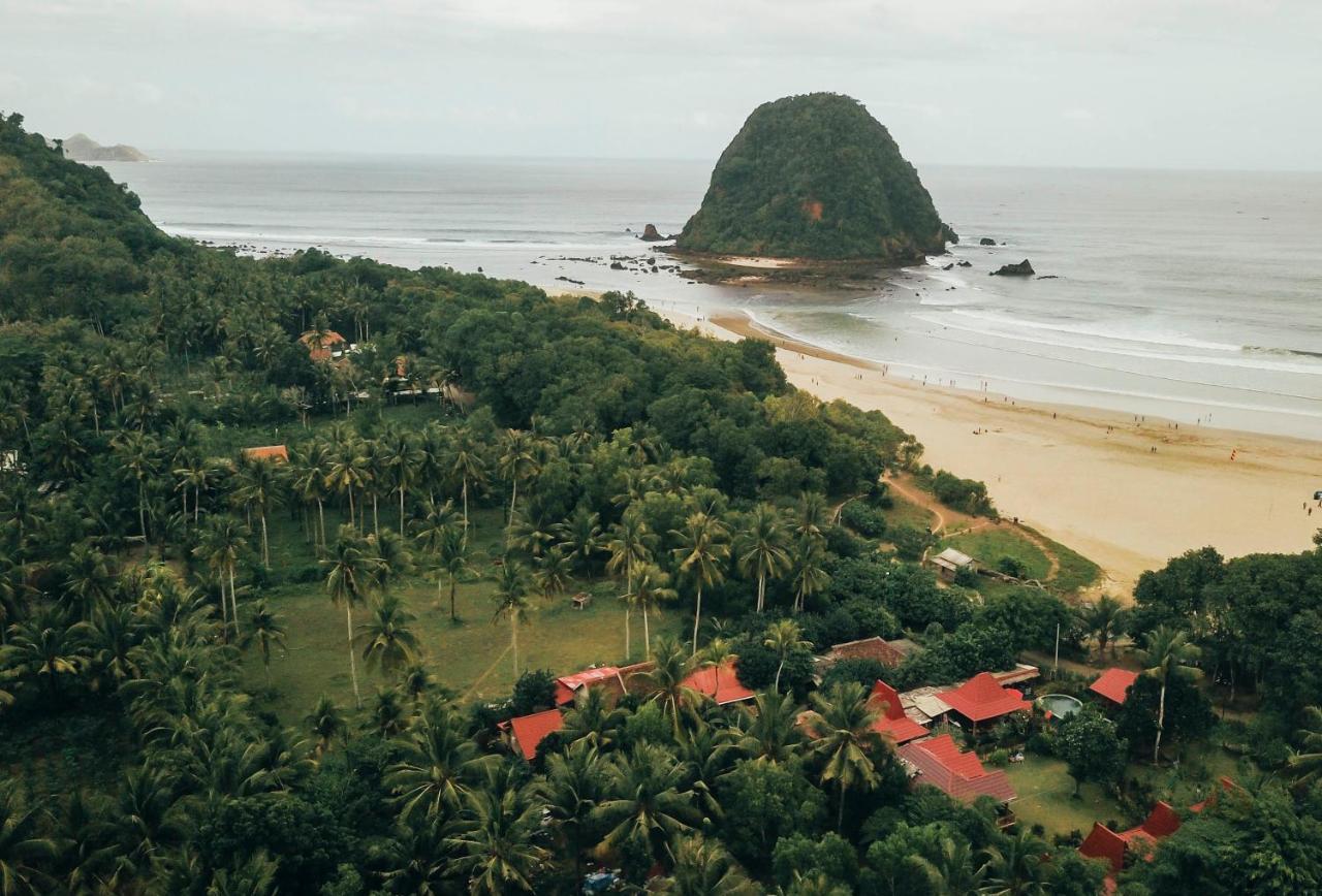 Mojosurf Camp Red Island 호텔 Pasanggaran 외부 사진